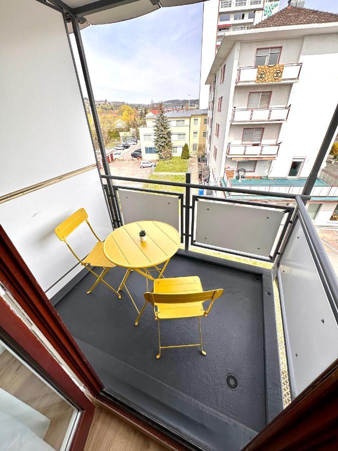 Business Apartment *